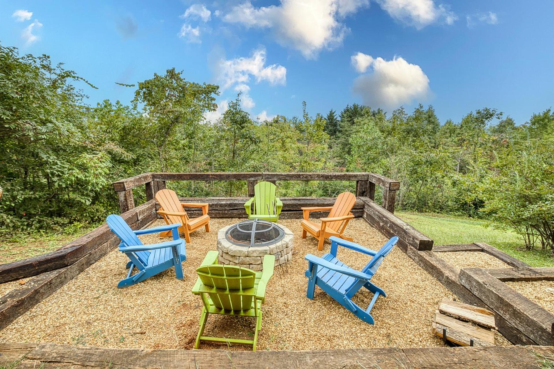 Sky High Lodge By Bk Stays. Large Cabin. Amazing Views. Game Room. Jacuzzi. Six Bedrooms. Sleeps 12 Blue Ridge Bagian luar foto