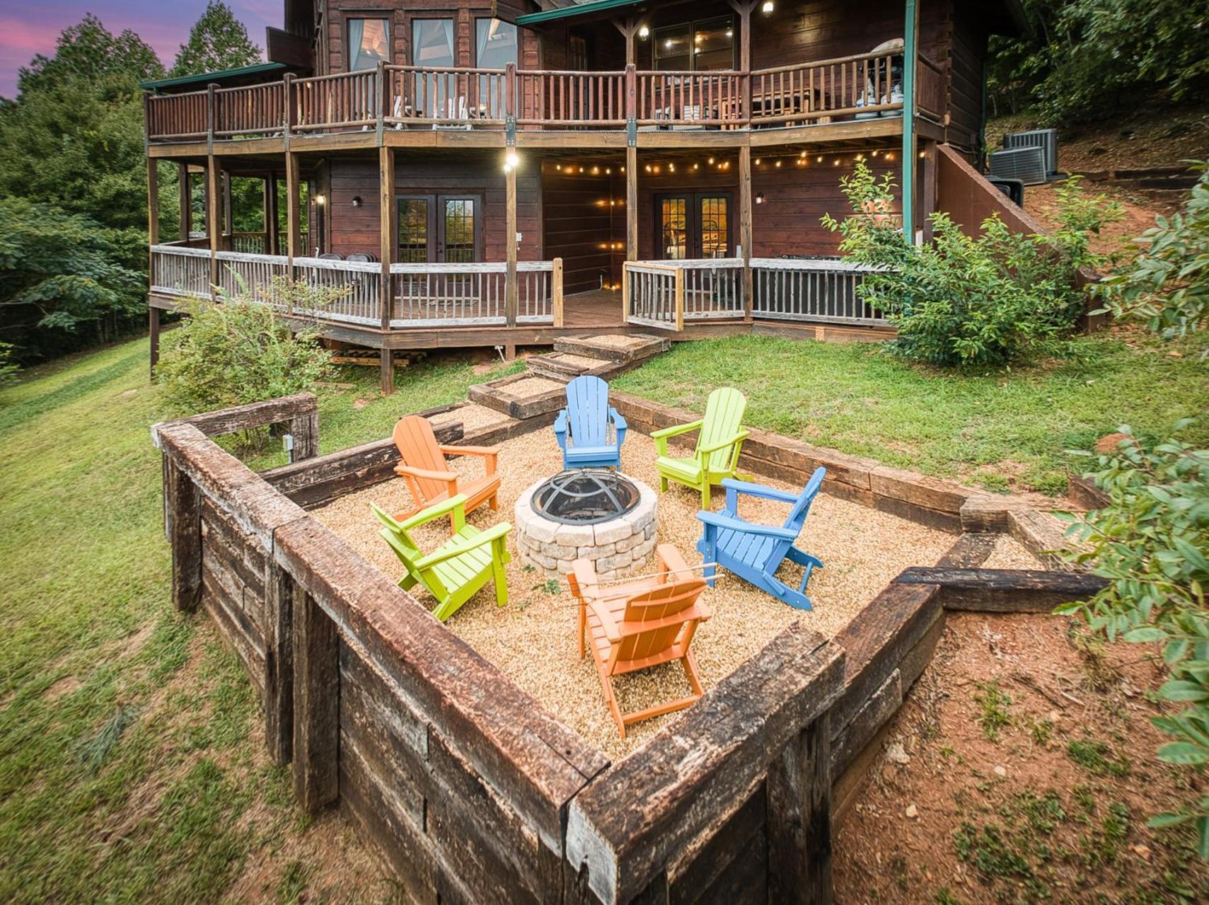 Sky High Lodge By Bk Stays. Large Cabin. Amazing Views. Game Room. Jacuzzi. Six Bedrooms. Sleeps 12 Blue Ridge Bagian luar foto